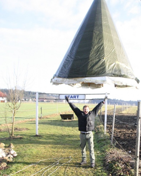 Lust am Leben schwebendes Tipi