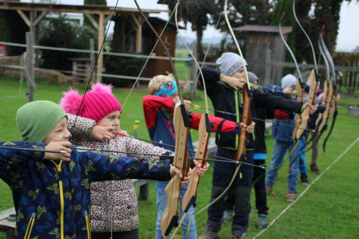 #LustAmLeben #Kindergeburtstag #AbenteuerCamp #NaturErleben #PferdeErleben #SpaßInDerNatur #KinderEvents #Linz #Wels #Gmunden #Geburtstagsfeier #OutdoorErlebnis #MentaleStärke #KinderAbenteuer