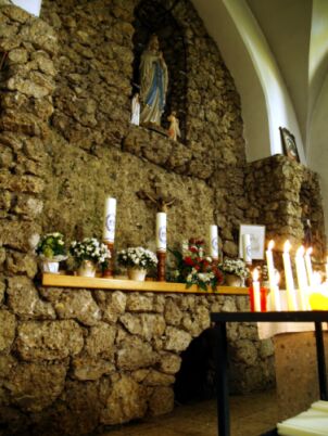 Lourdes Grotte